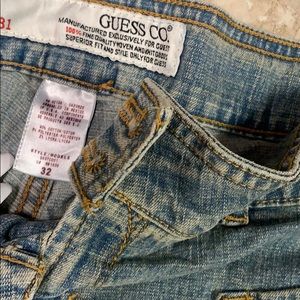 Classic Guess Jeans, unique pockets, size 32